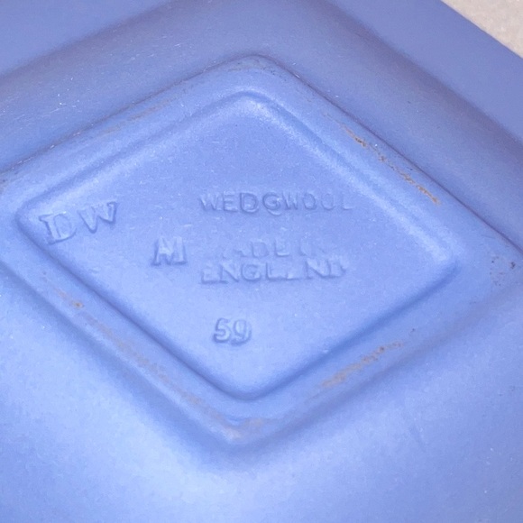 Pair of Wedgwood JasperWare Vintage Diamond shaped Trinket Dishes EUC Circa ‘59 - Picture 5 of 10